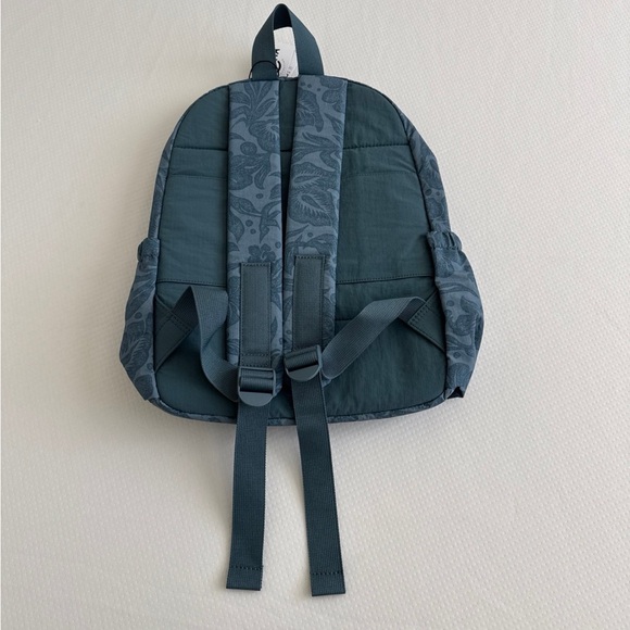NWTs ALOHA Collection Backpack - Picture 2 of 4